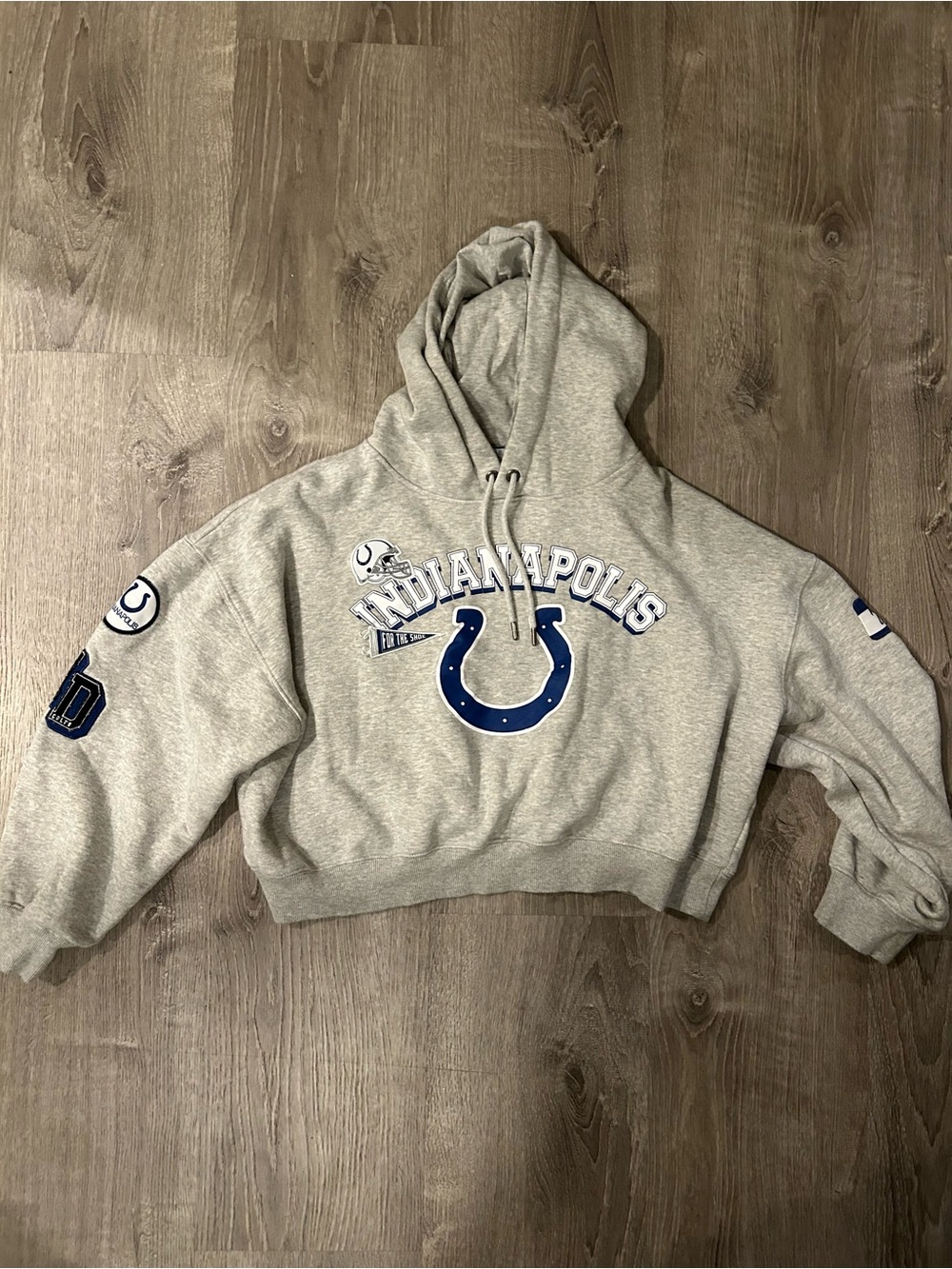 Indianapolis Colts Grey Cropped Hoodie - Blue Logo Embroidered